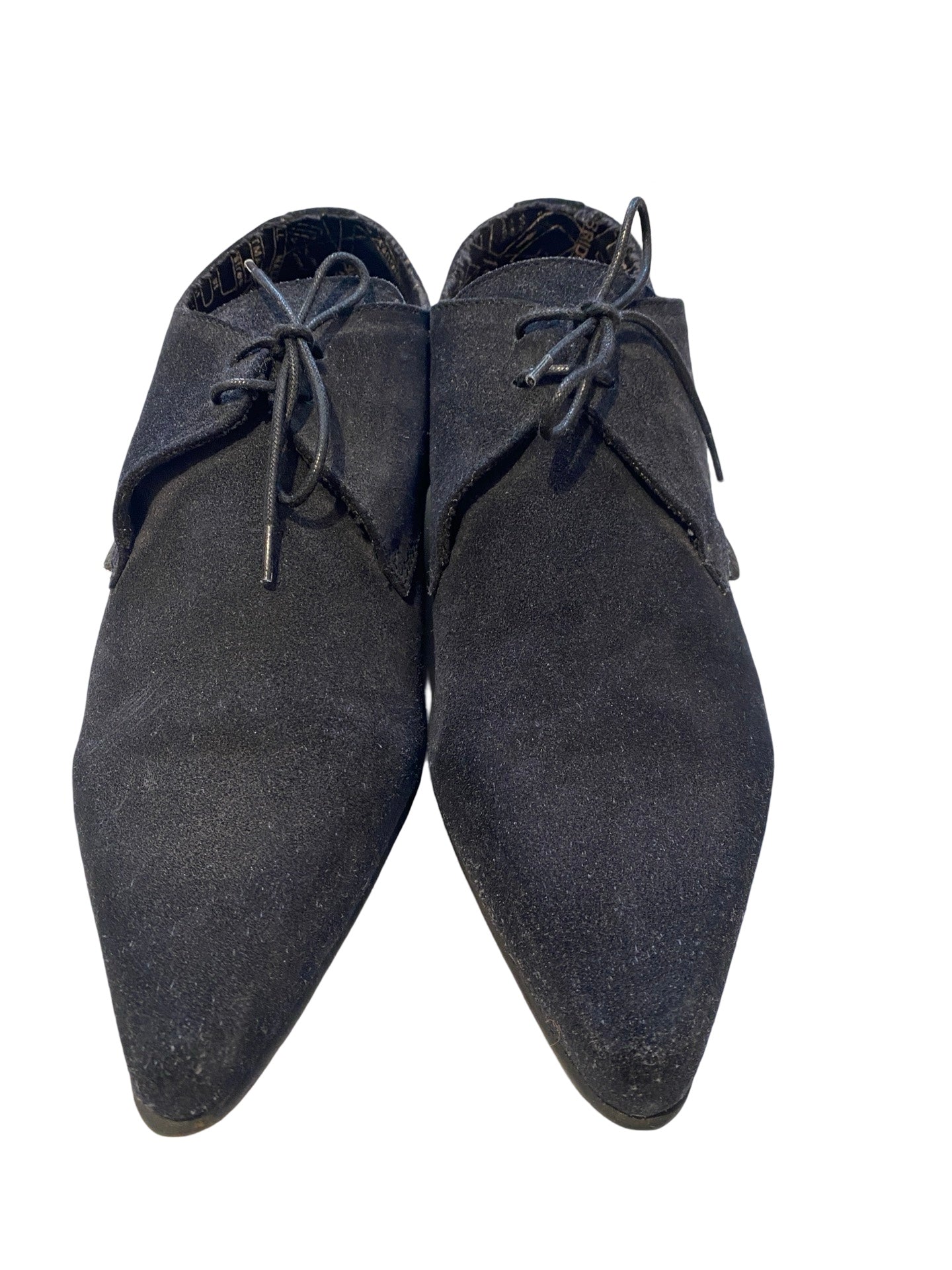 Zwart suede puntschoenen