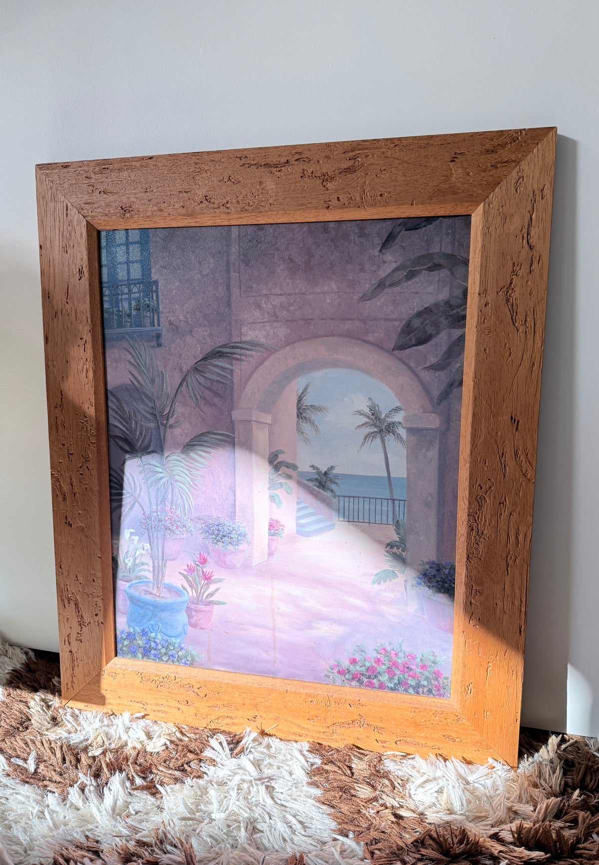 Groot Vintage Vivian Flasch Schilderij ‘Patio Archway I’ – Ingelijst