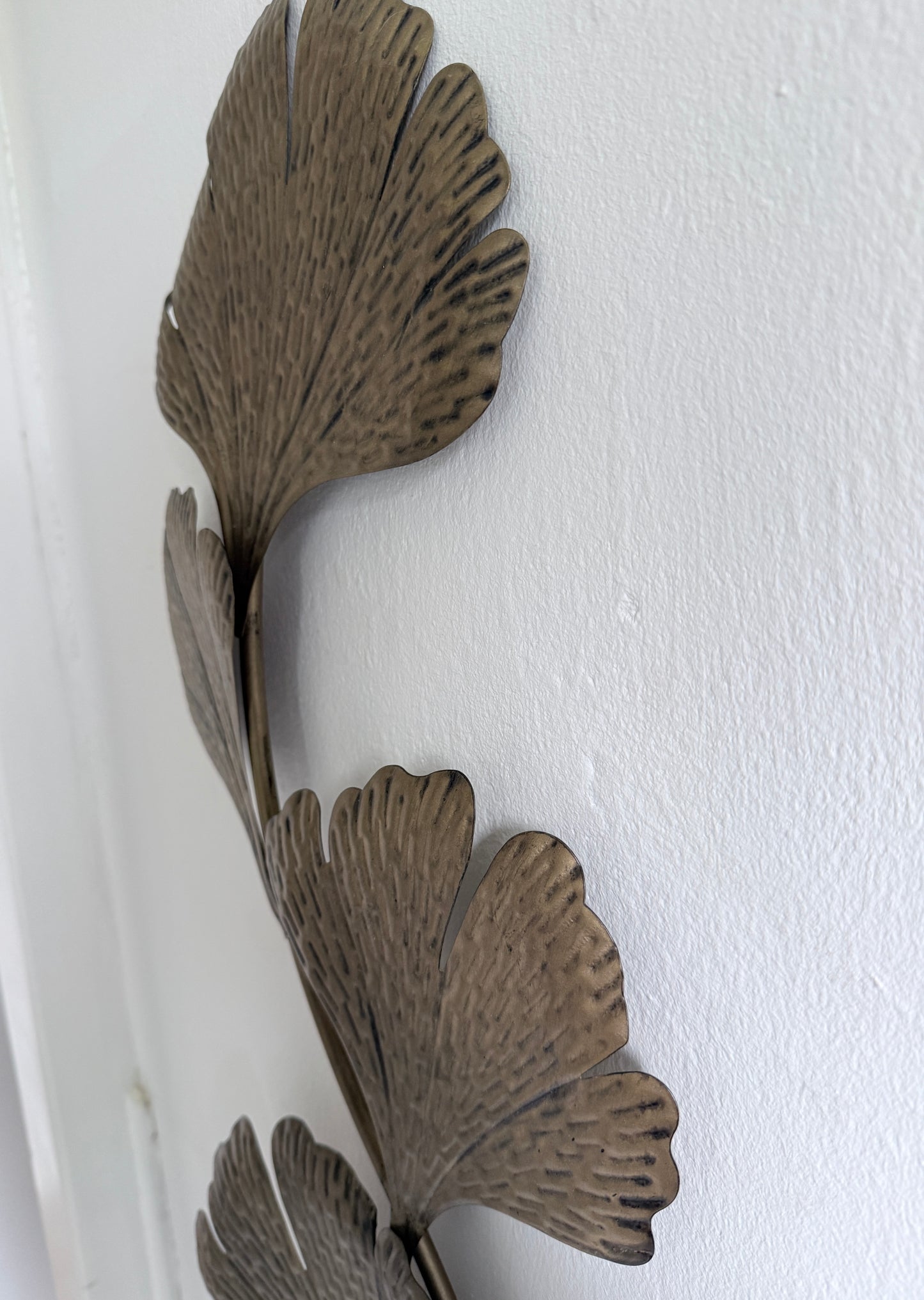 Mid Century metalen Ginko bladeren sculptuur