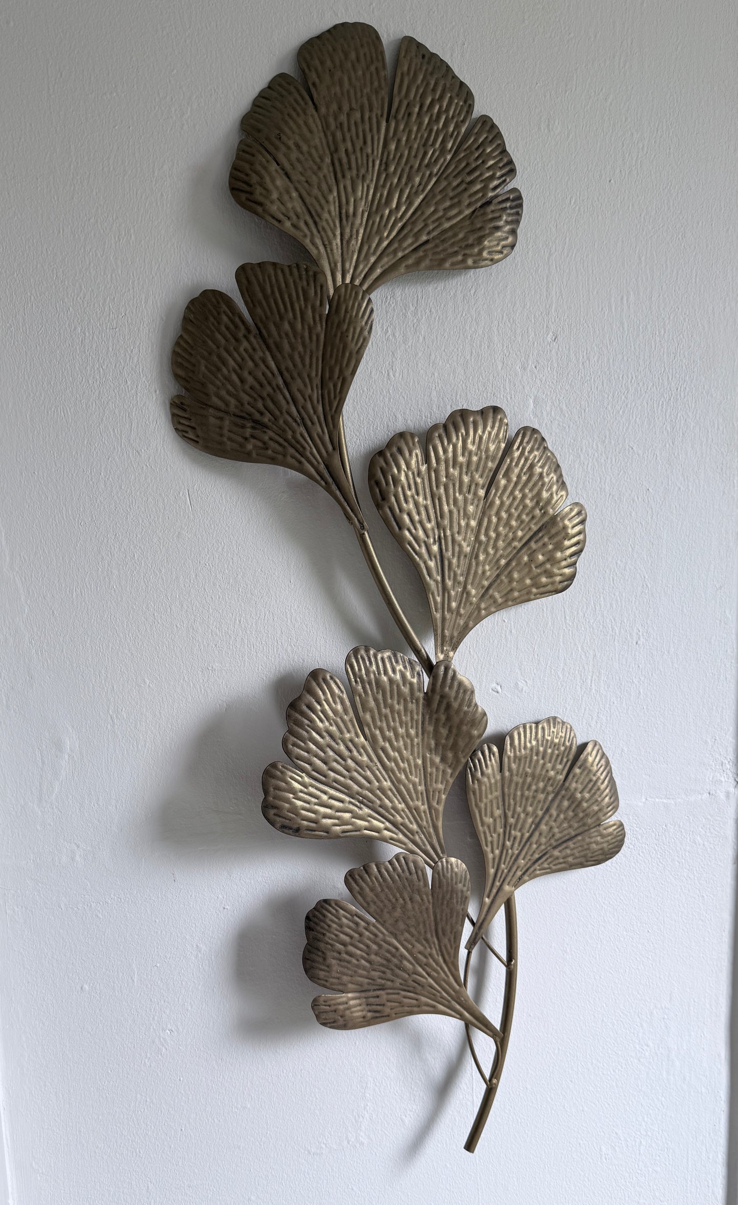 Mid Century metalen Ginko bladeren sculptuur