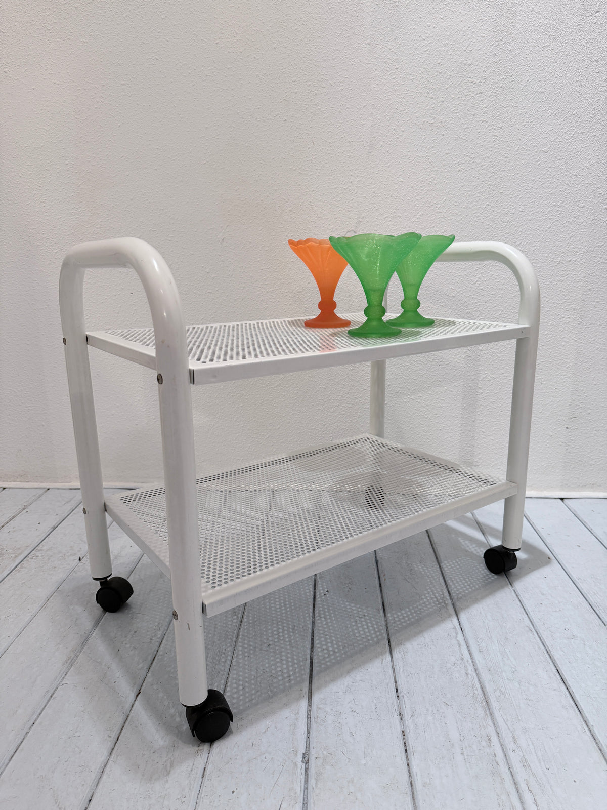 Vintage metalen trolley – wit
