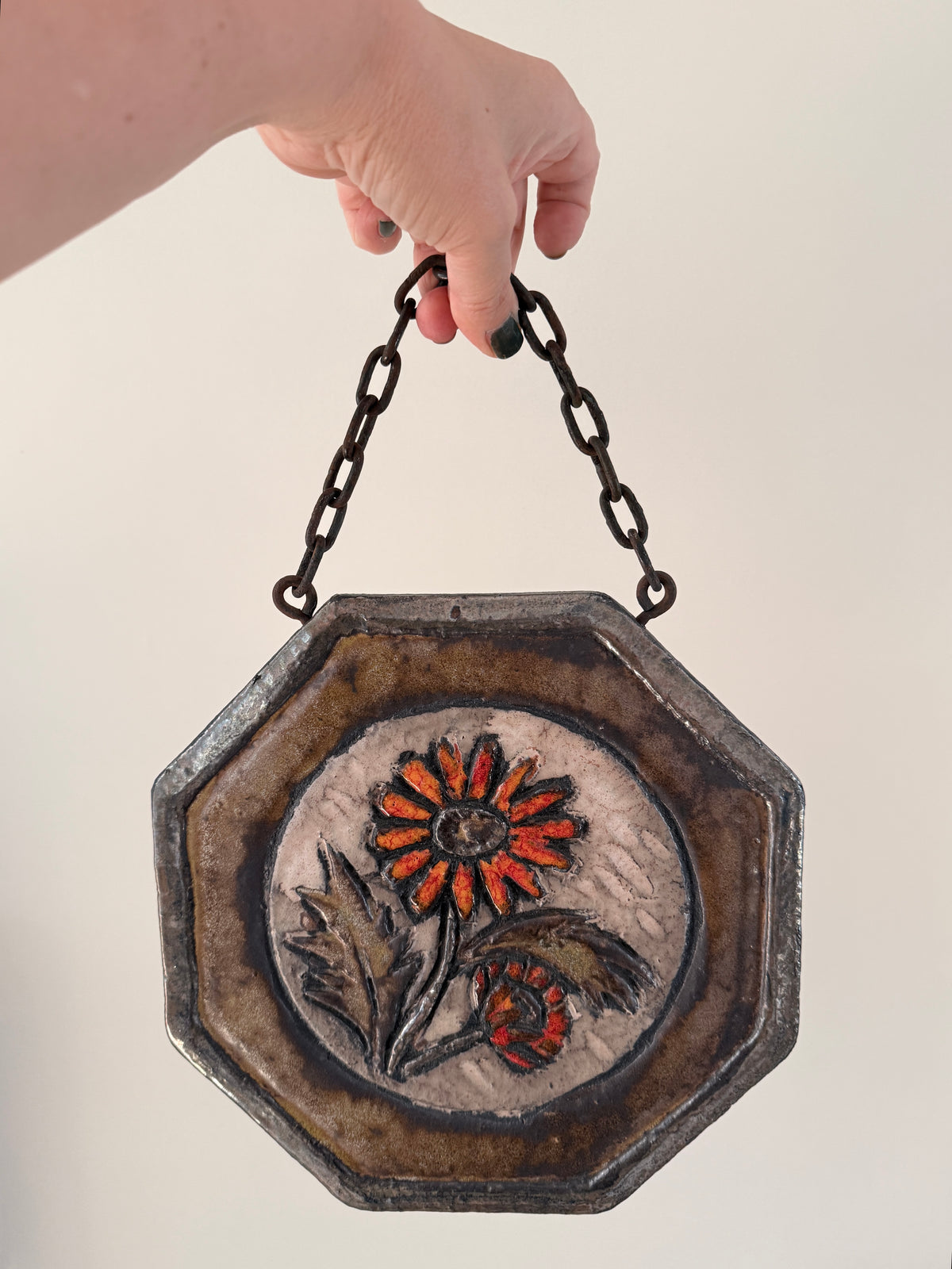 Vintage keramisch wandobject – jaren 60/70 – bloemreliëf
