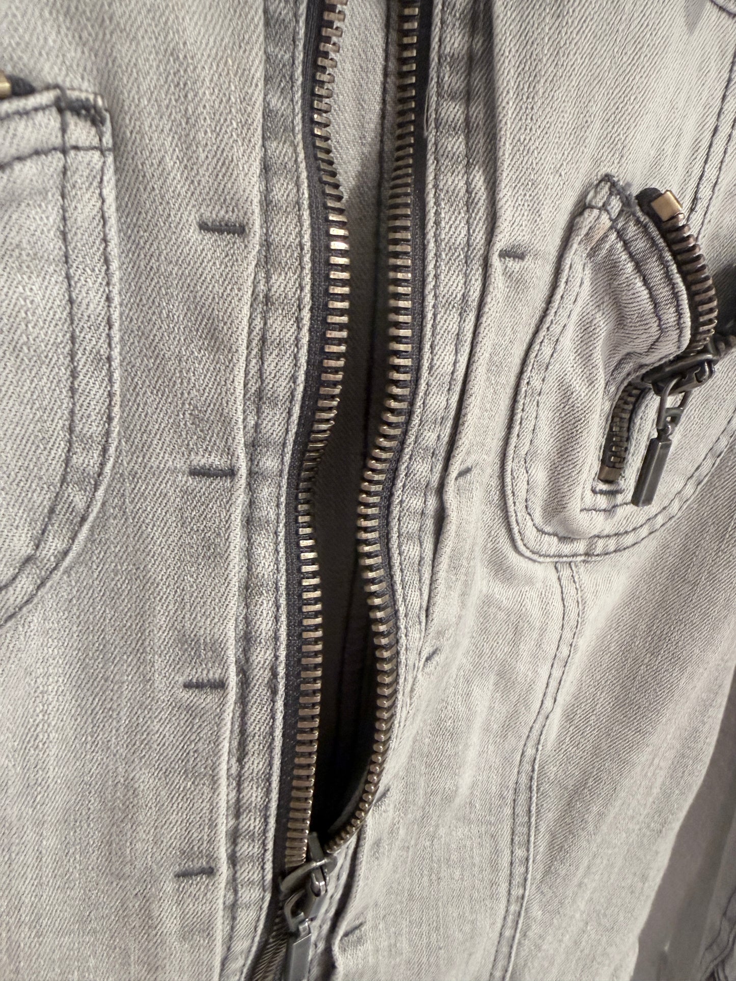Archive McQ Alexander McQueen Grey Denim Jacket | Vintage Grijs Spijkerjasje met Ritsdetails - Maat S / IT 40