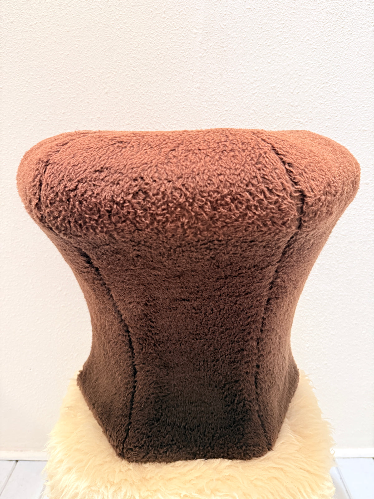 Vintage 70s Mushroom Stool – Chocolate Teddy 🤎