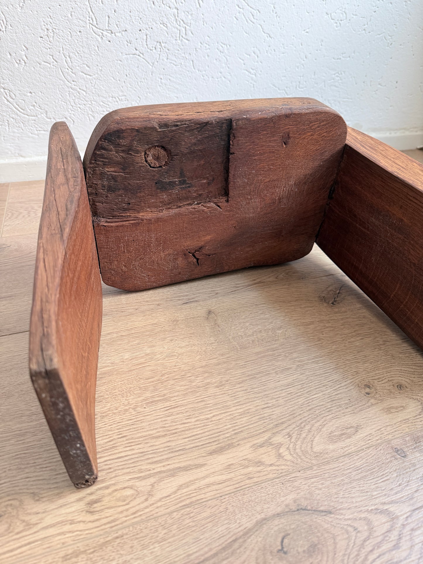 Vintage Brutalistische Sculpturale Kruk / Stoel – Massief Eiken (Wabi-Sabi, Jaren 70)