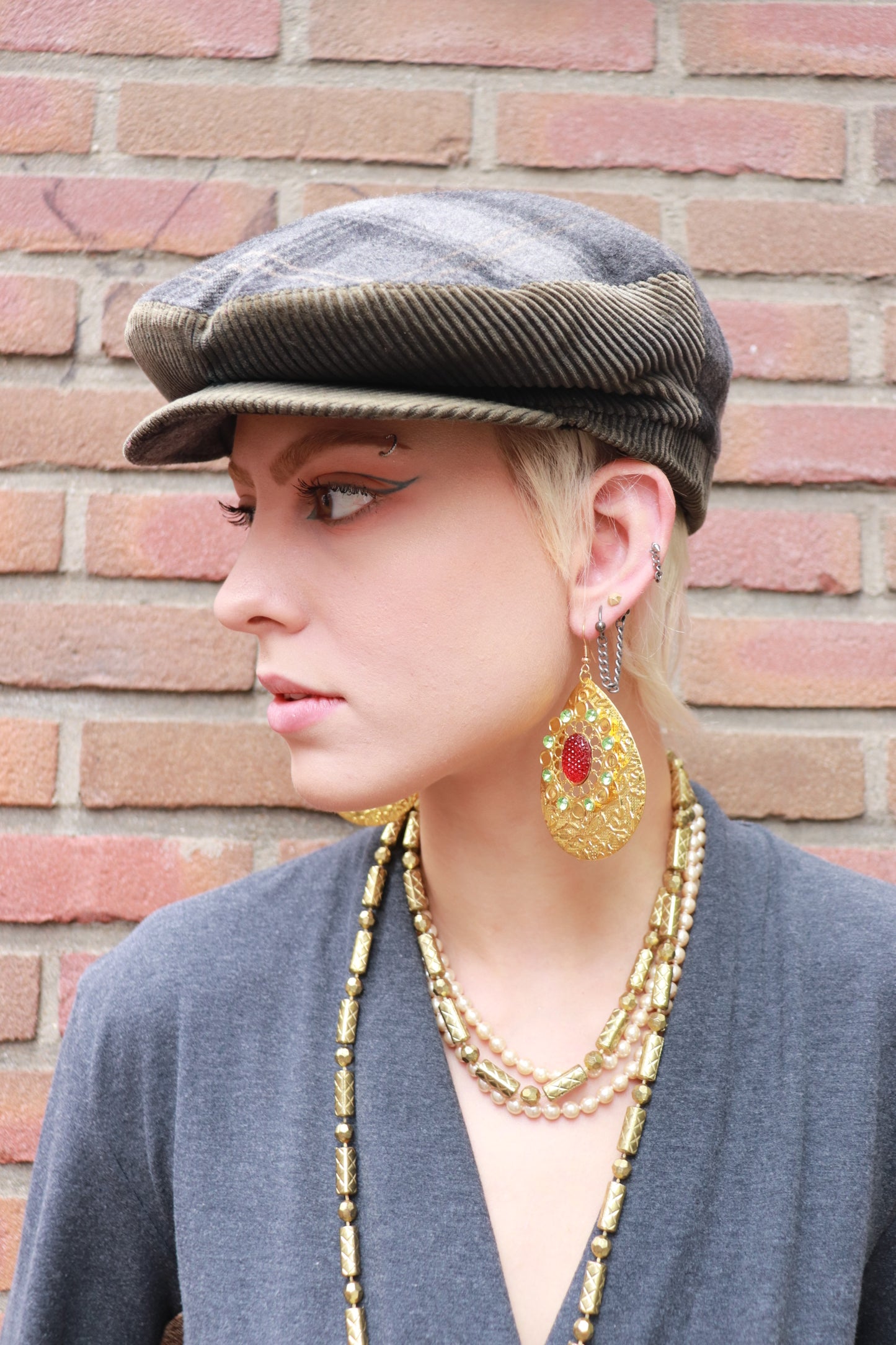 Gold teardrop earrings