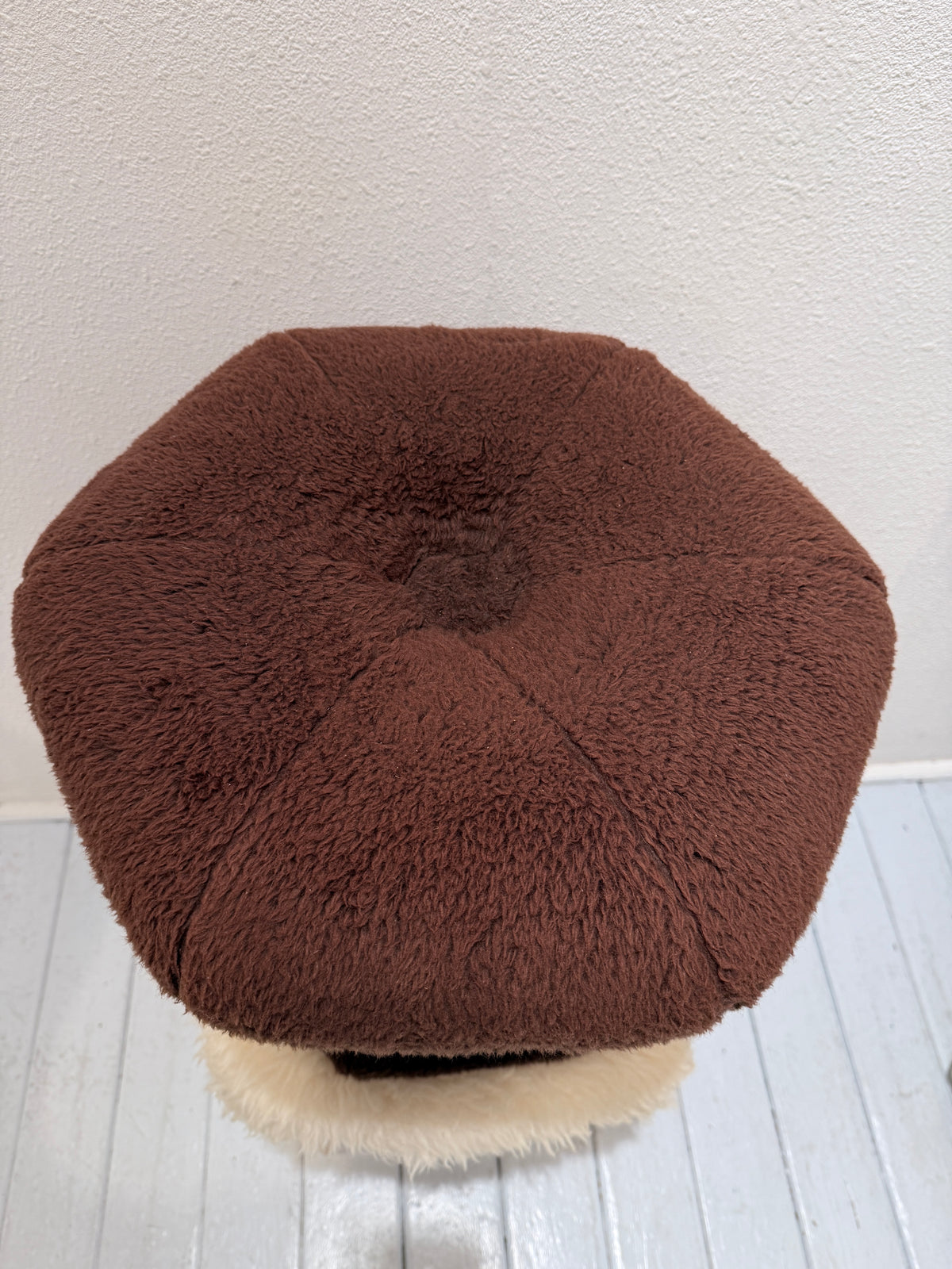 Vintage 70s Mushroom Stool – Chocolate Teddy 🤎