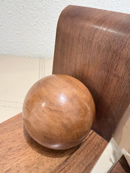 Vintage houten boekensteunen met houten bollen – set van 2