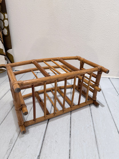 Vintage rotan magazine rek