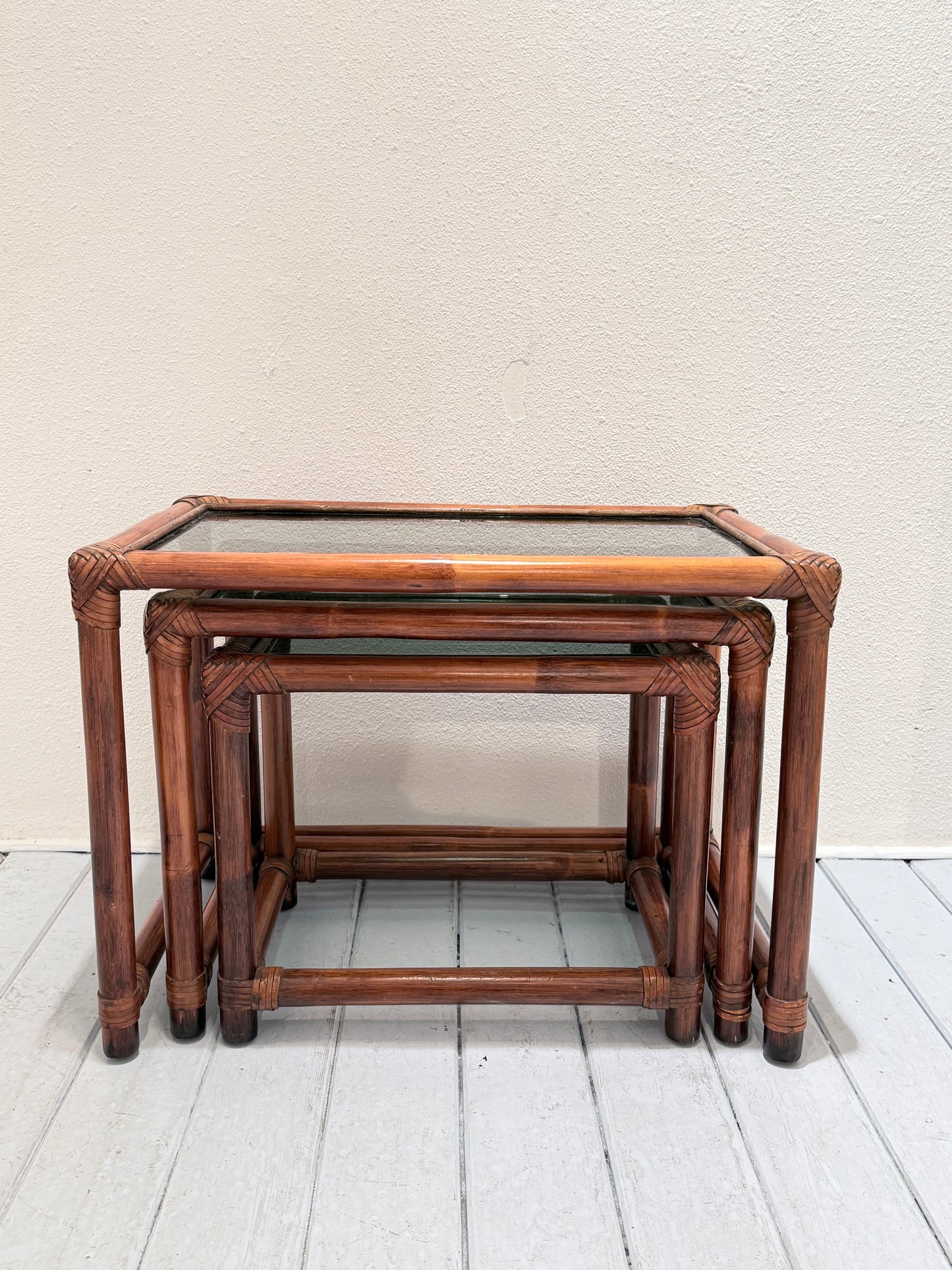 Vintage set bamboe bijzettafels | 70s
