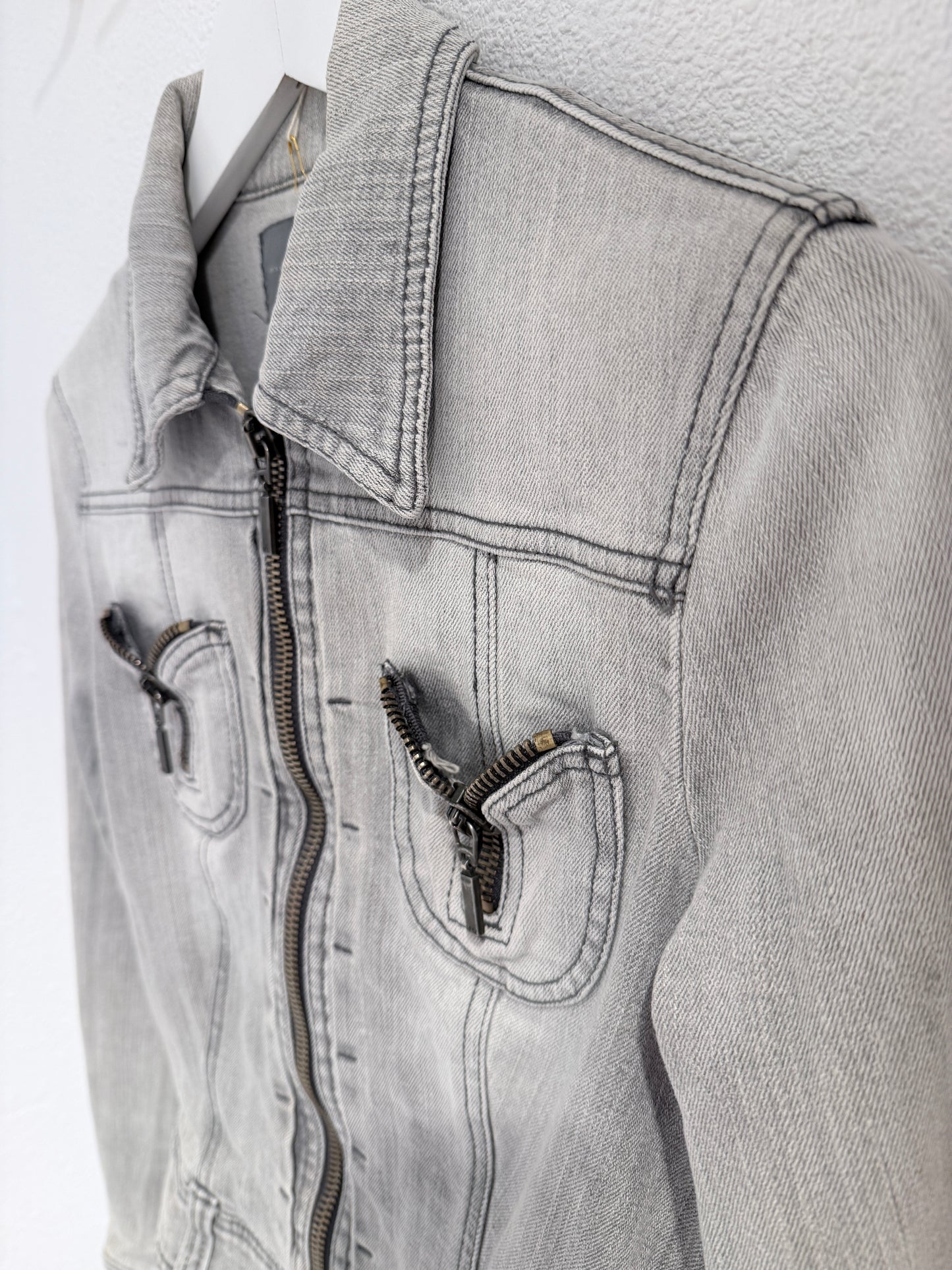 Archive McQ Alexander McQueen Grey Denim Jacket | Vintage Grijs Spijkerjasje met Ritsdetails - Maat S / IT 40
