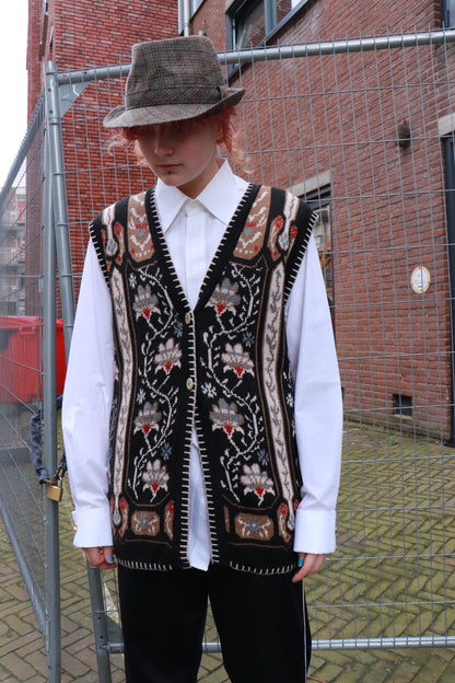 Vintage vest Gigi  look