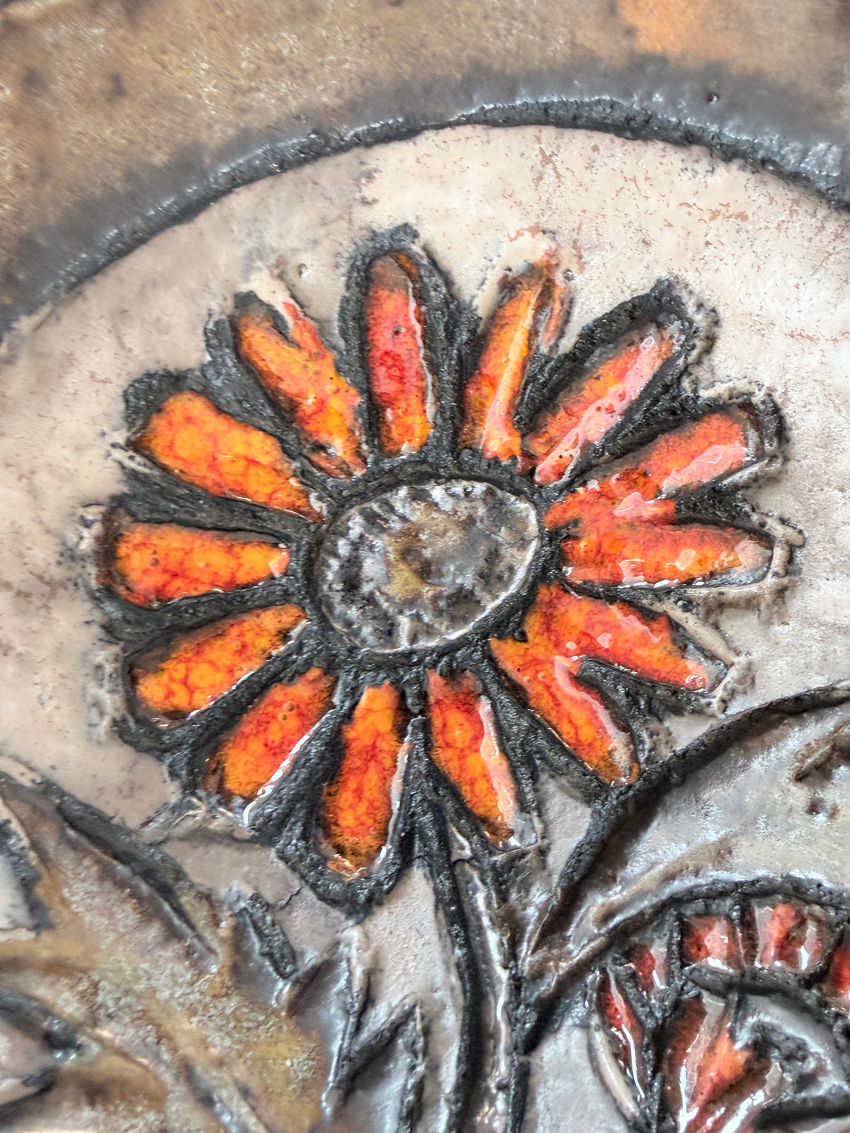 Vintage keramisch wandobject – jaren 60/70 – bloemreliëf