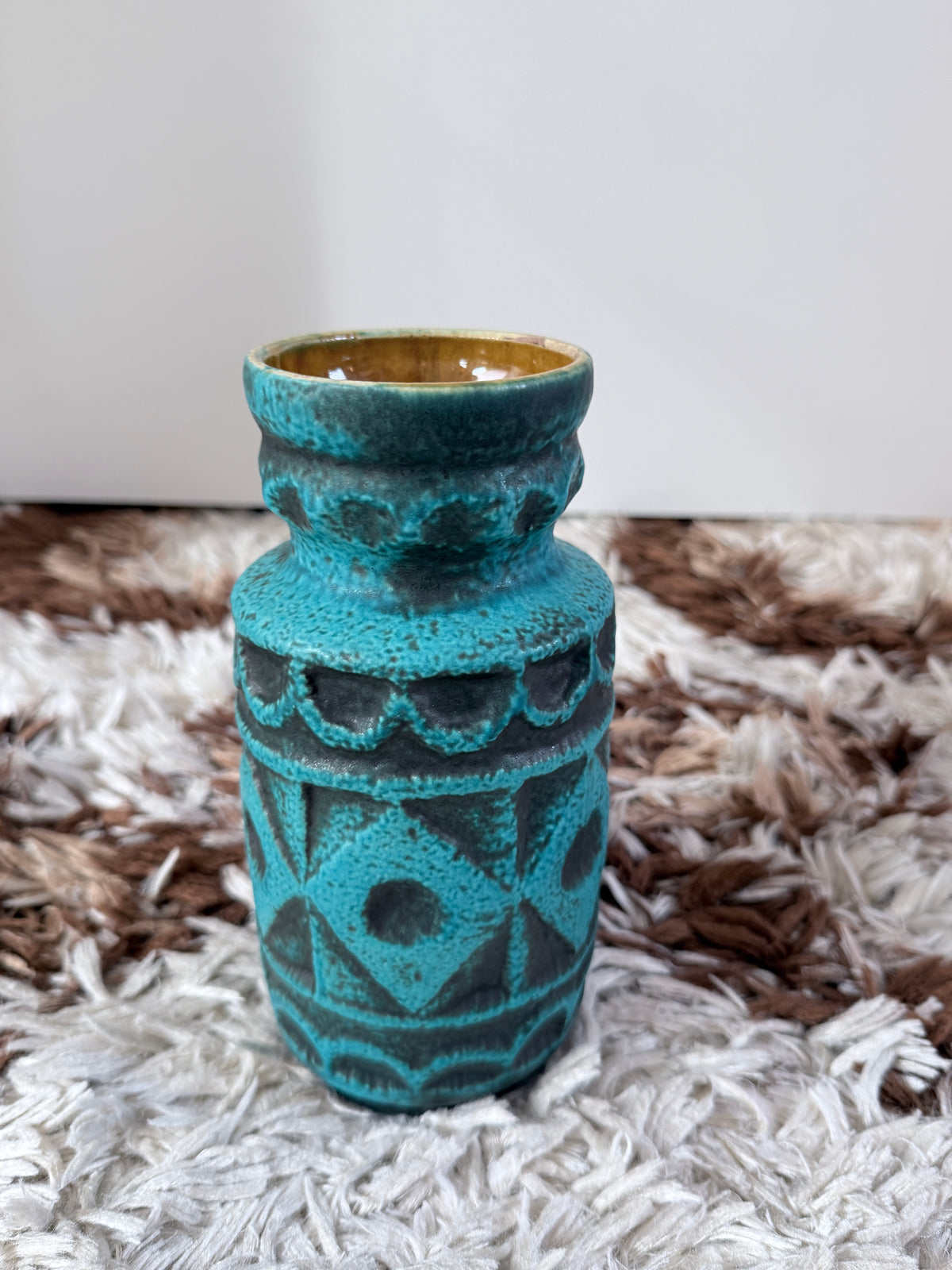 Vintage Bay Keramik vaas • model 92 20 • turquoise & zwart • 20 cm