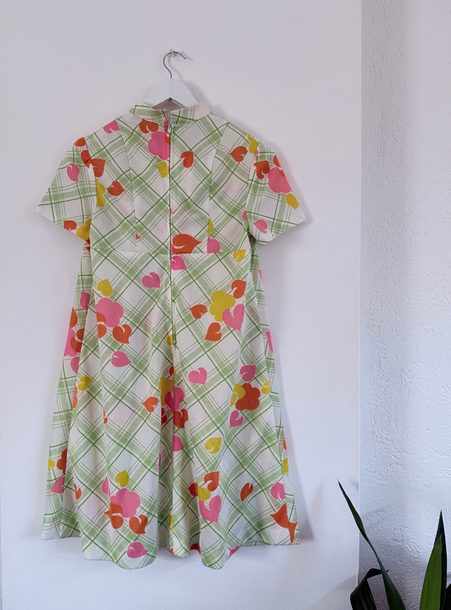 Vintage jaren ’60/’70 mod jurk met grafische bloemenprint – Retro mini jurk