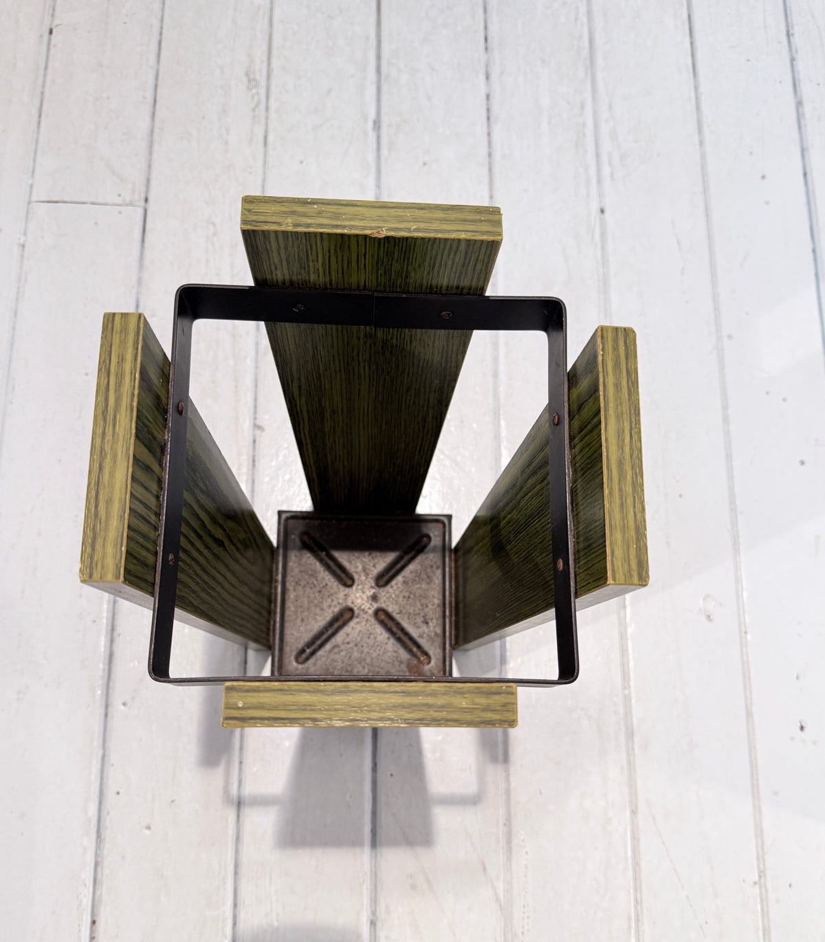 Vintage 70s Geometrische Paraplubak – Olive Wood