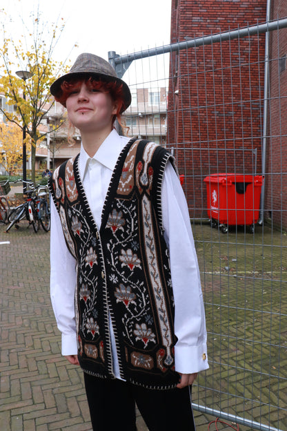 Vintage vest Gigi  look