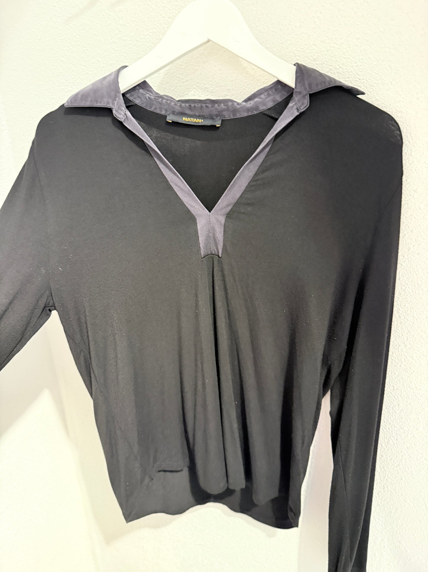 Vintage NATAN Top | Zwart | Tijdloze Designer Basic