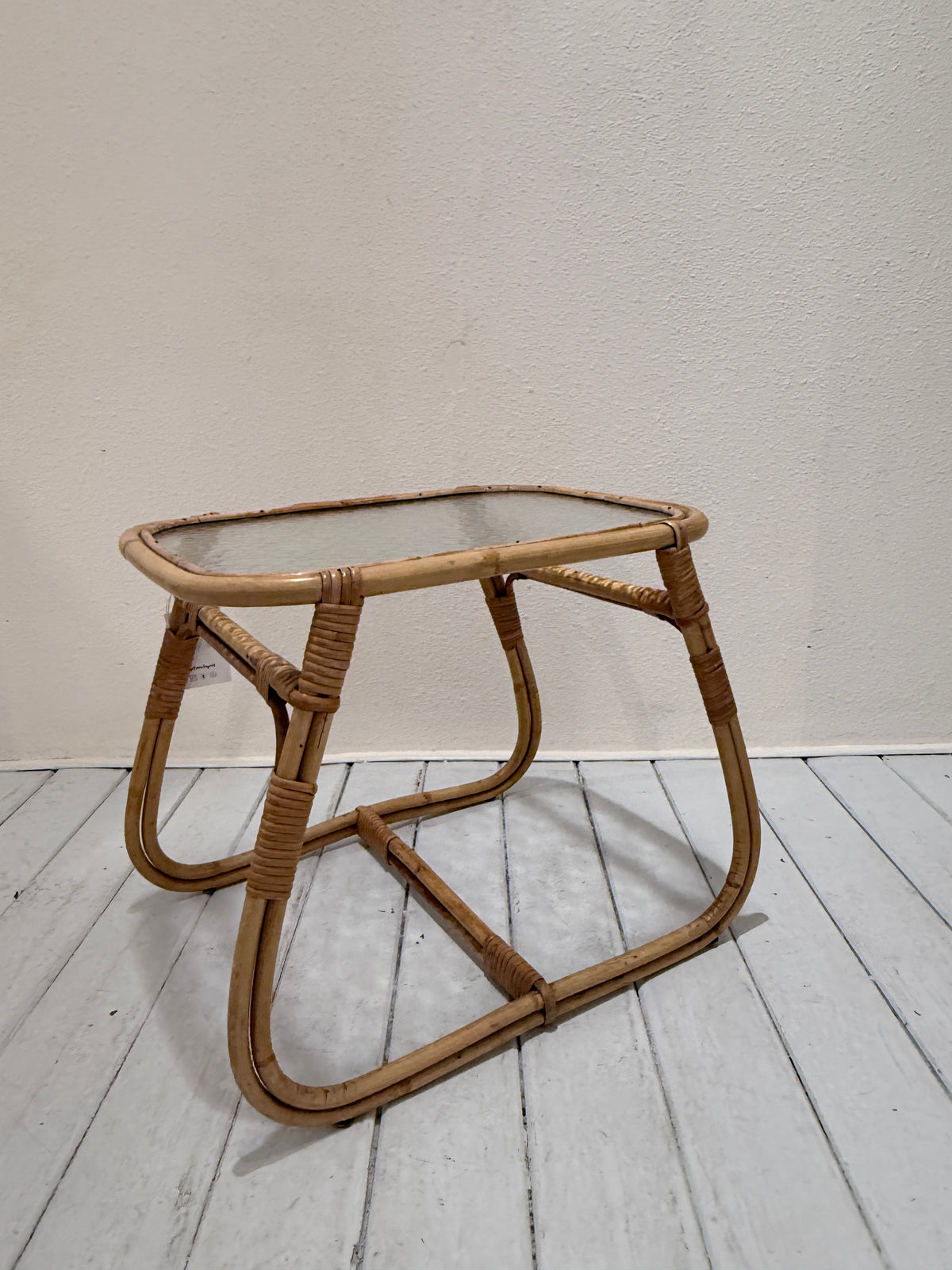 Rohé Noordwolde – vintage bijzettafel met structuurglas