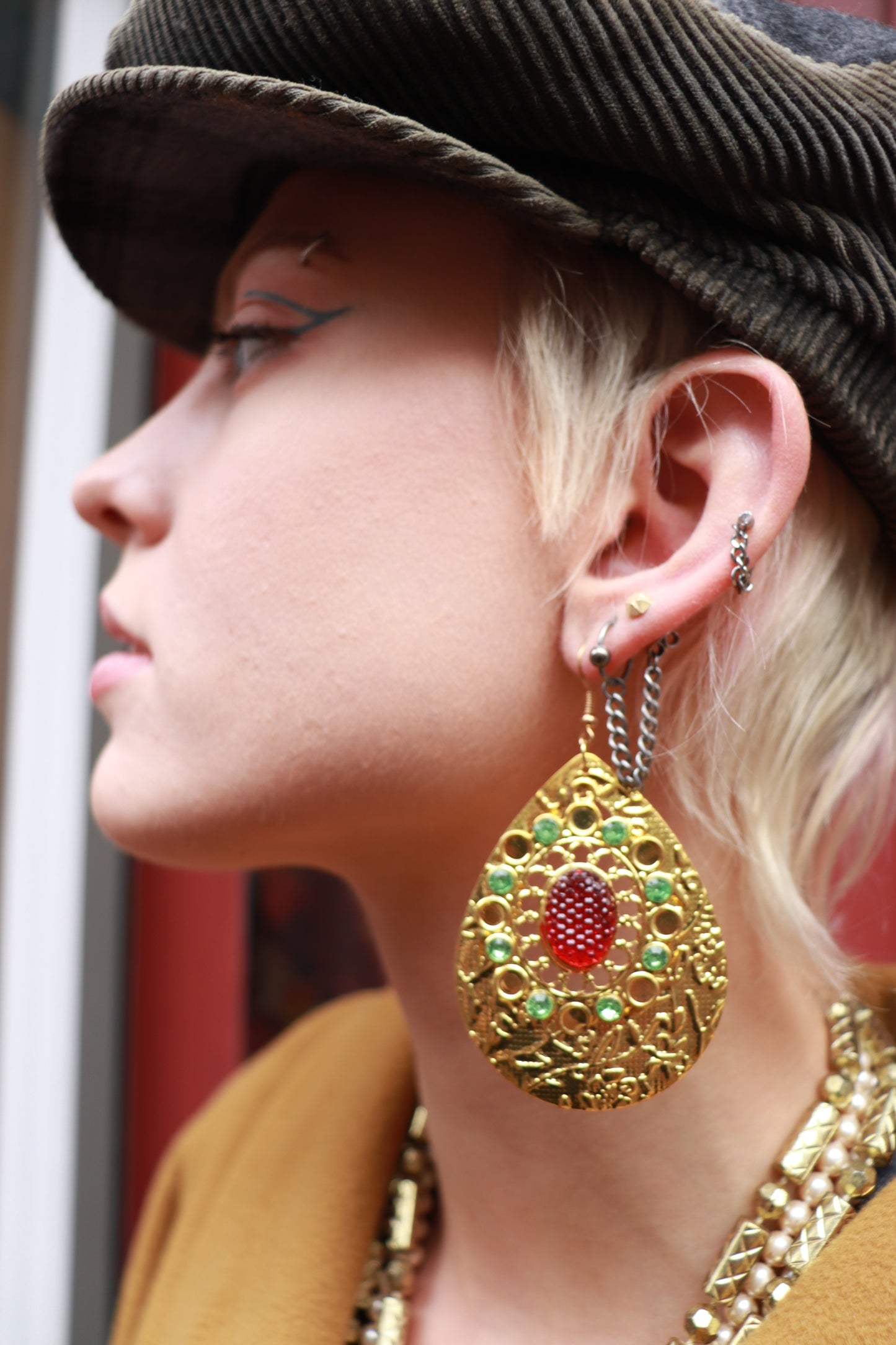 Gold teardrop earrings