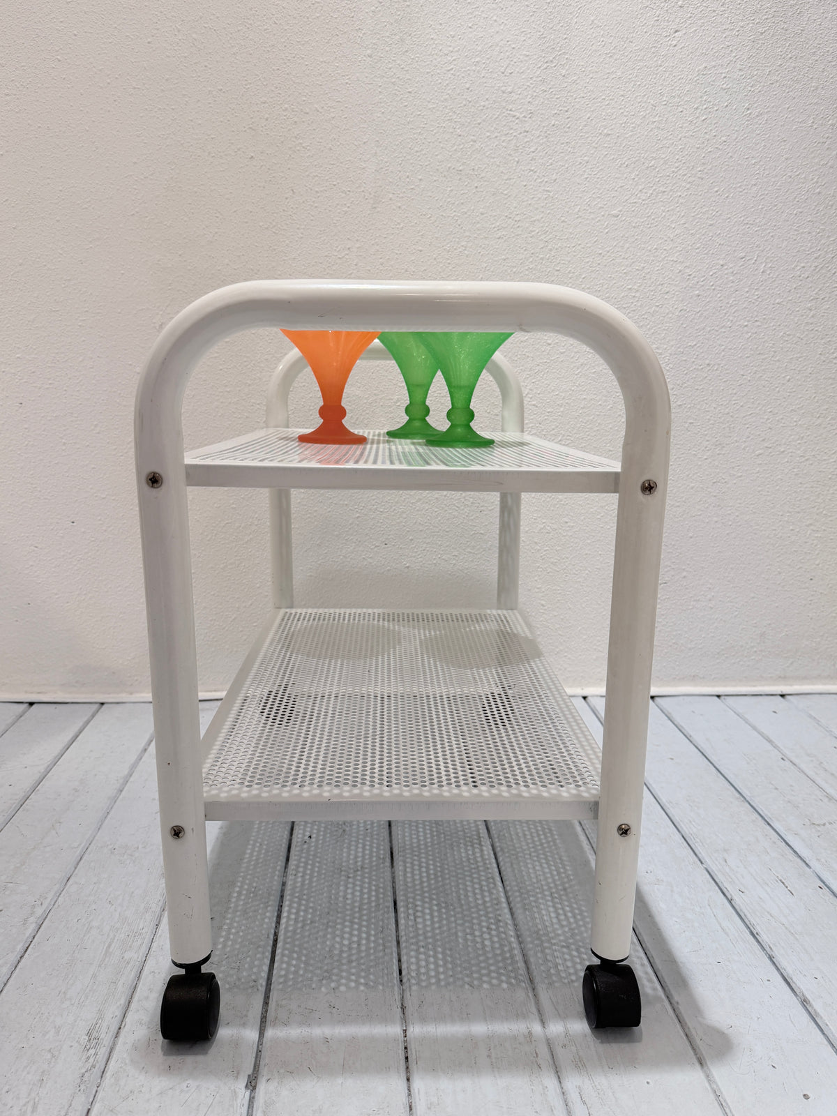 Vintage metalen trolley – wit
