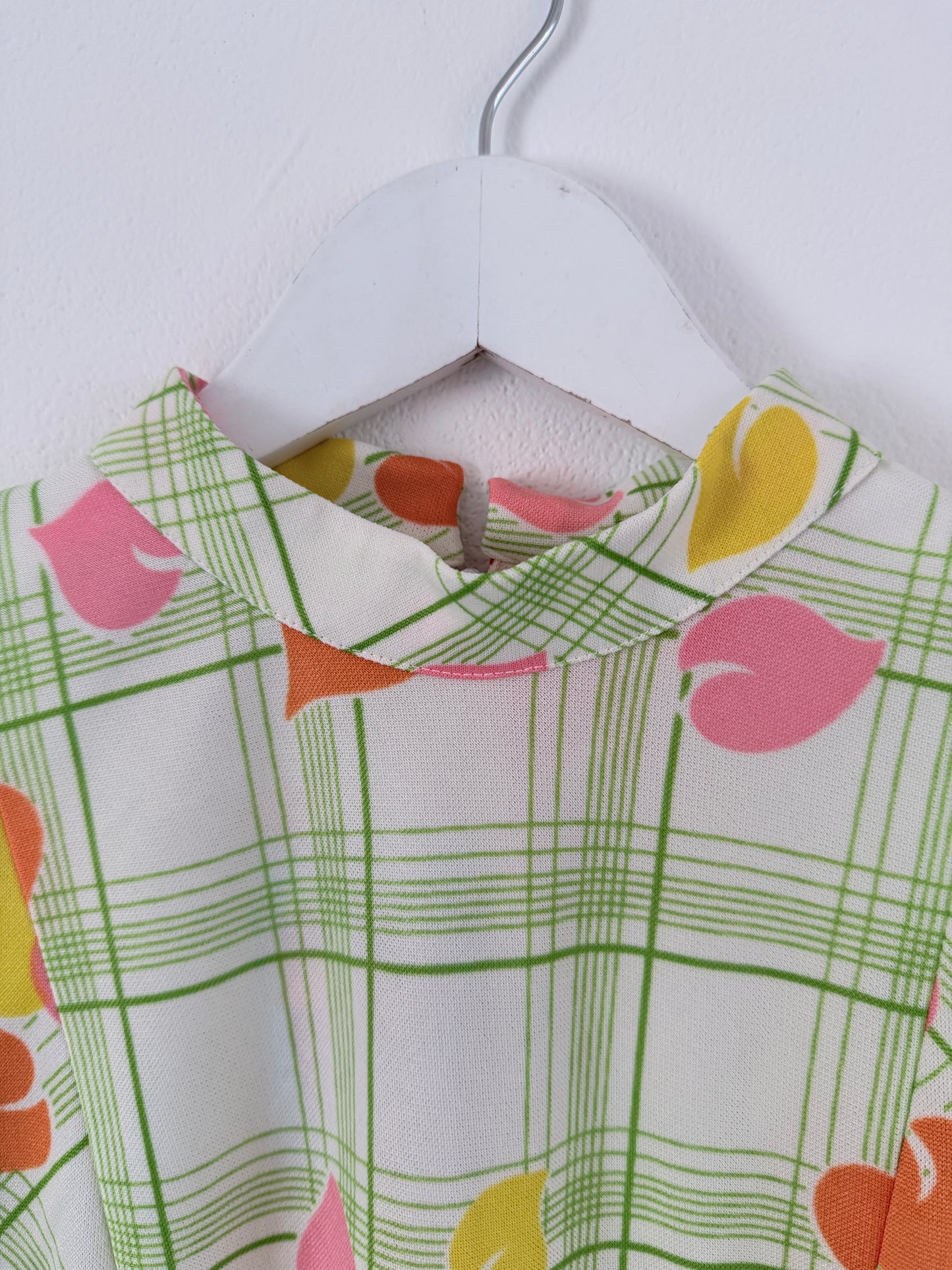 Vintage jaren ’60/’70 mod jurk met grafische bloemenprint – Retro mini jurk